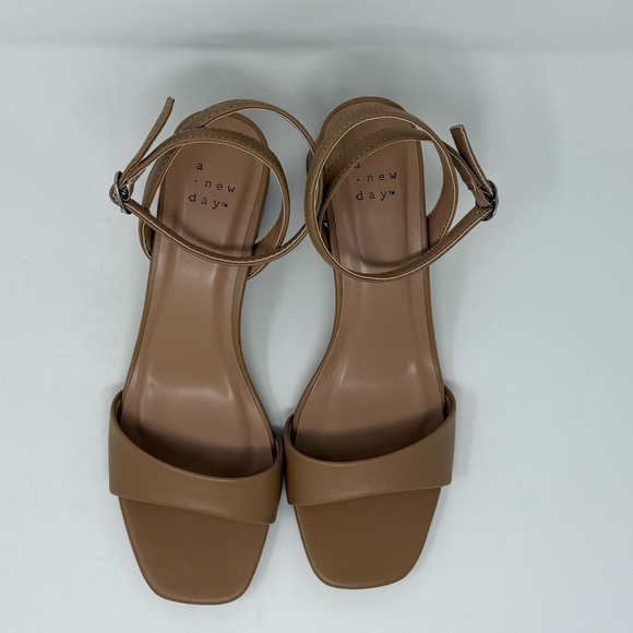 A New Day Tan Block Heel Ankle Strap Sandals Size 8.5 – New - Picture 2 of 6